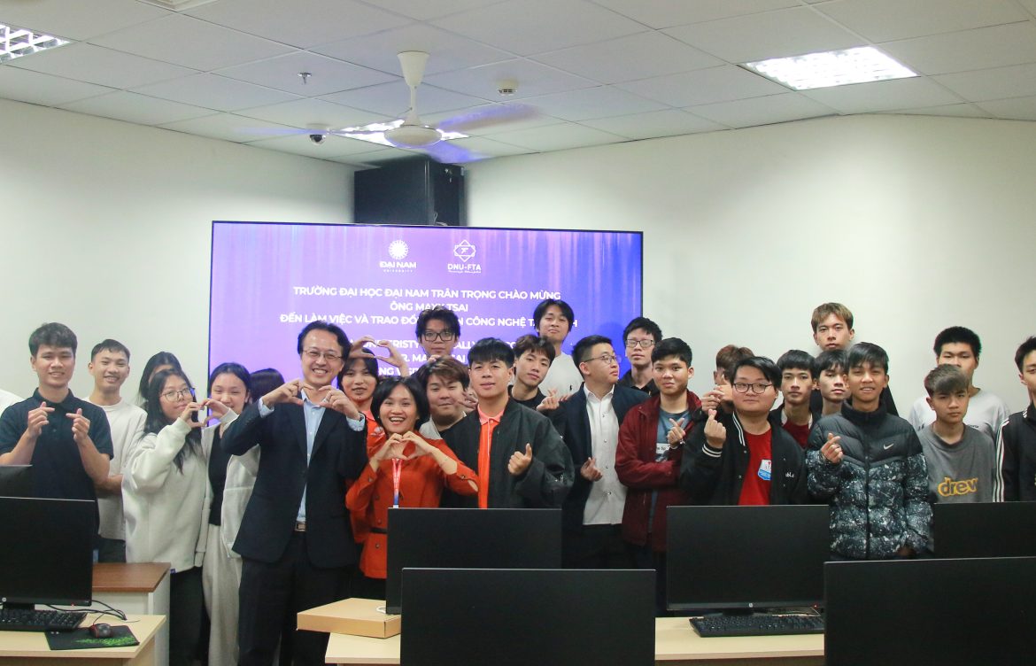 Trải nghiệm học thuật đáng nhớ cùng chuyên gia quốc tế tại Viện Công nghệ Tài chính