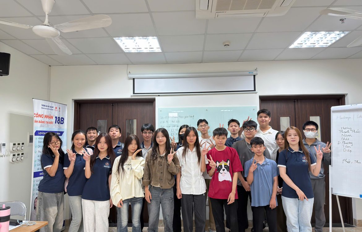 CLB FinTech DNU-FTA chào đón thành viên K20: Khởi động hành trình kết nối và trải nghiệm